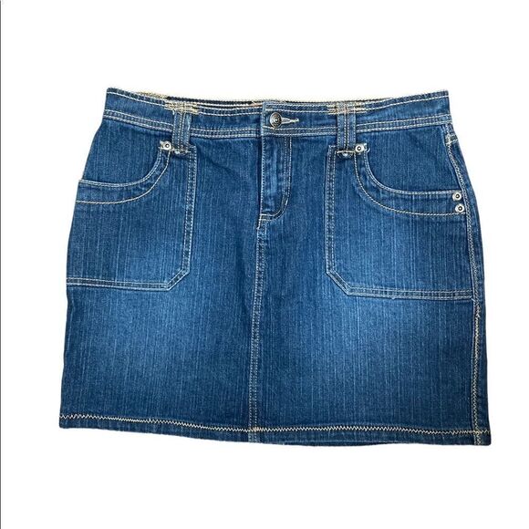 Daisy Fuentes Jean Skirt, Size 8 - Picture 1 of 7